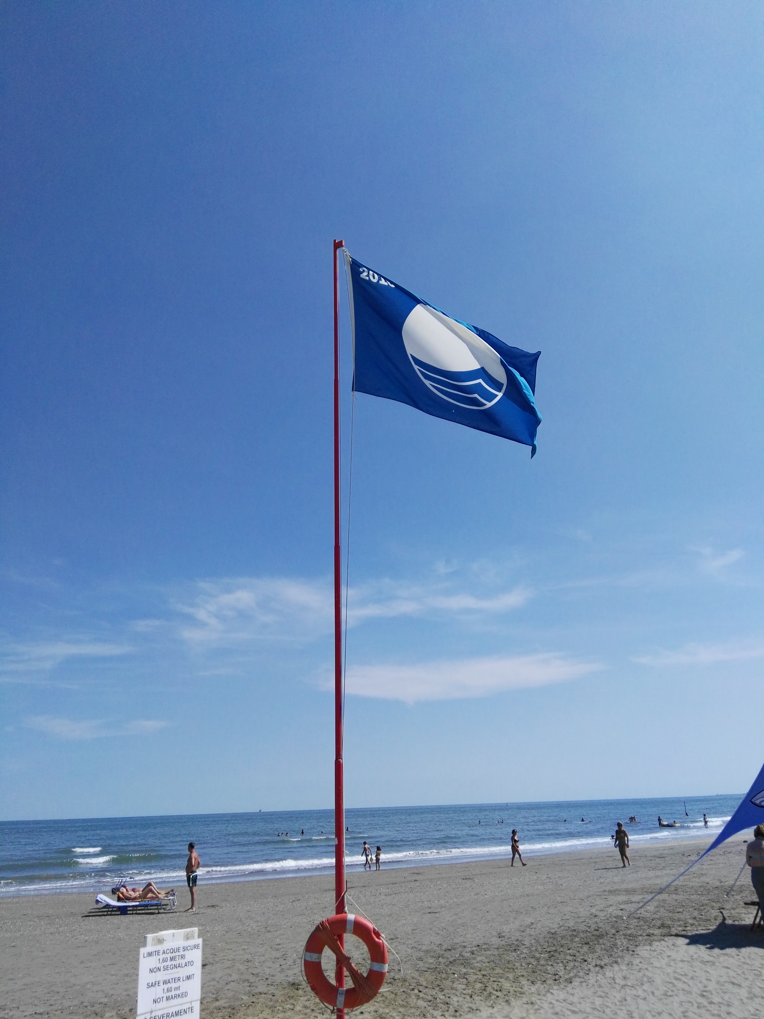 La Bandiera Blu sulla spiaggia di Venezia