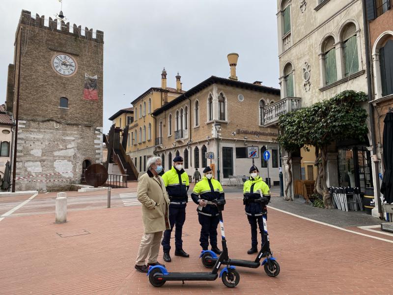 Polizia Locale Il Controllo Delle Zone A Traffico Limitato E Pedonali