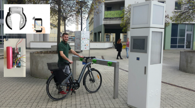 ciclista in una via