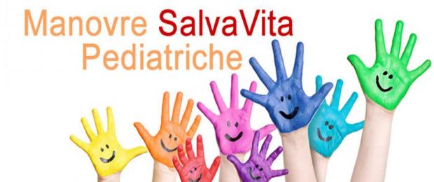 scritta manovre salvavita pediatriche su sfondo mani colorate