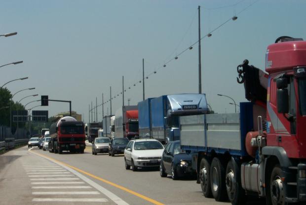 traffico rallentato sulla tangenziale di mestre direzione trieste comune di venezia live le notizie di oggi e i servizi della citta