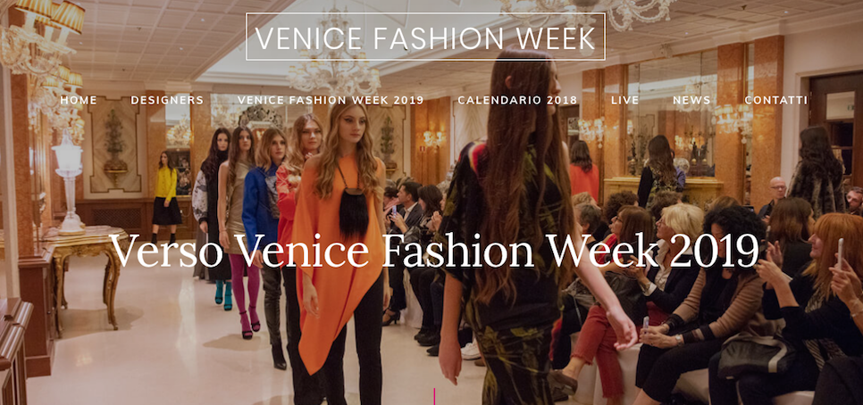 Immagine di una sfilata dal sito di Venice Fashion Week