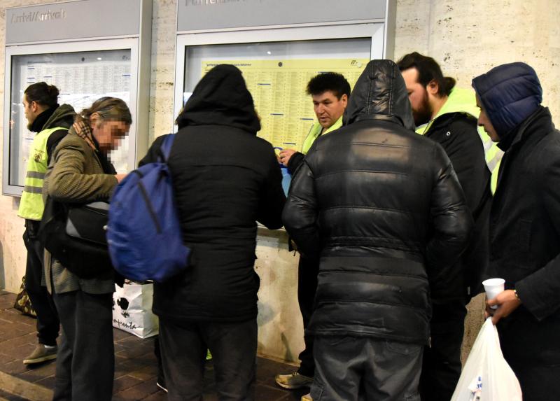 senza dimora in stazione