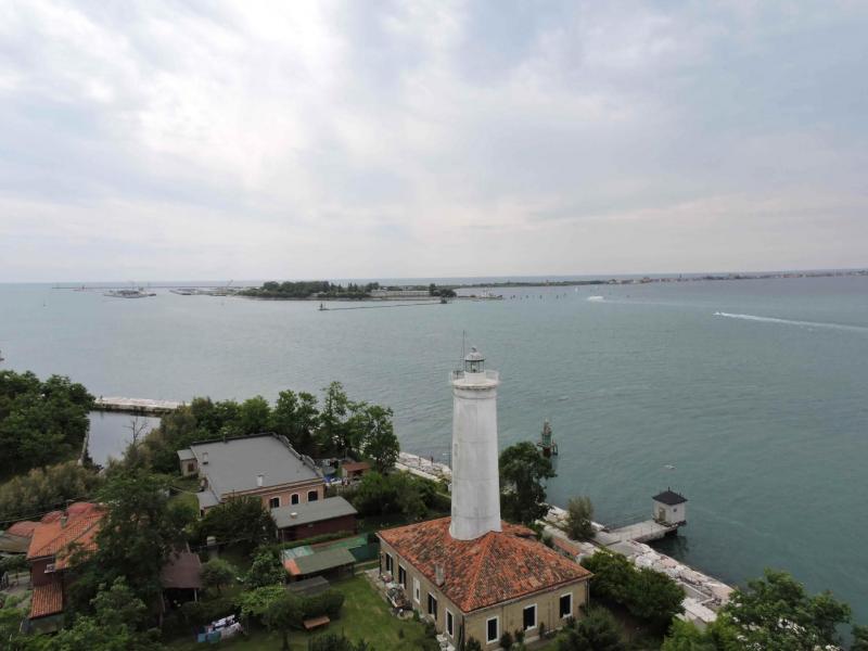foto della torre dei piloti dall'alto