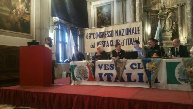 Onisto a congresso Vespa