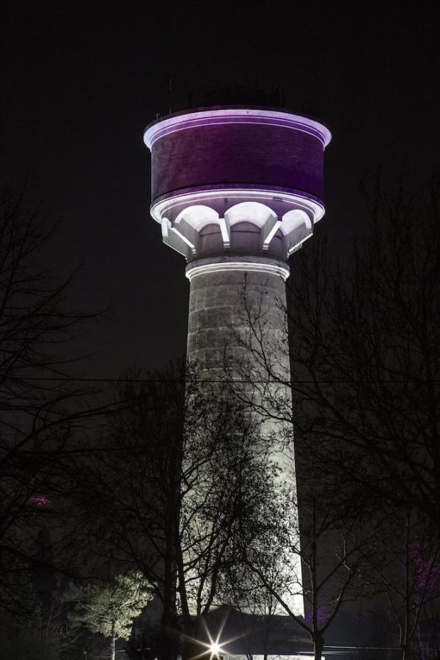 la torrre illuminata