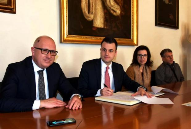 La firma del protocollo