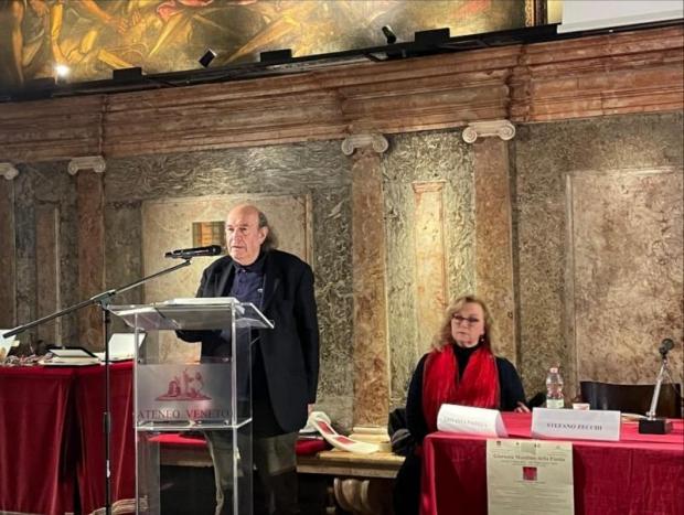 un momento dell'intervento di Zecchi