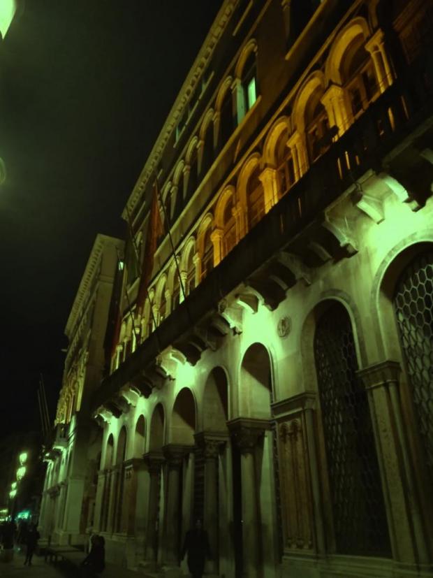 Ca' Farsetti gialla