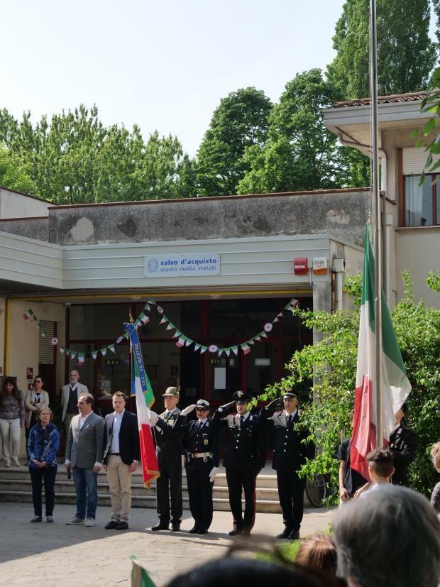 l'alzabandiera