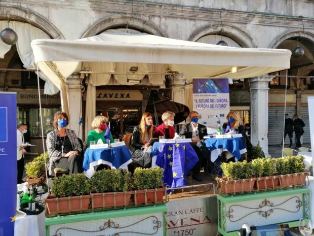 L'incontro in piazza San Marco