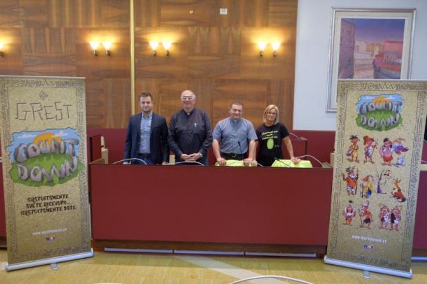 I partecipanti alla conferenza stampa