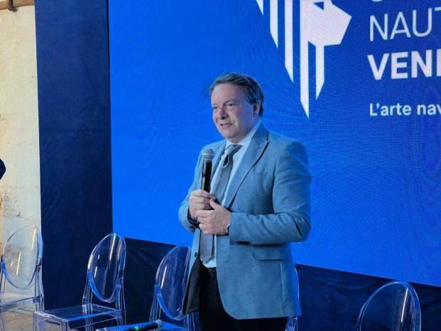 un momento dell'intervento di De Martin