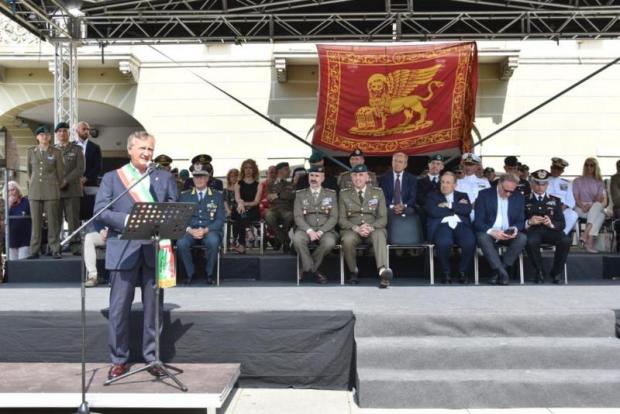 un momento dell'intervento del sindaco