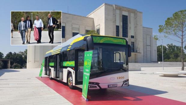 Il nuovo autobus presentato al Lido
