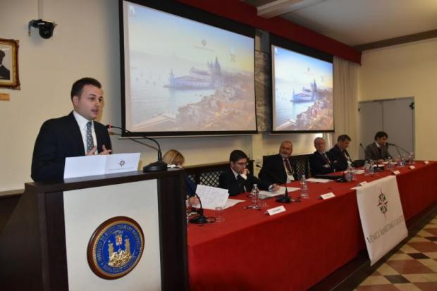 un momento dell'intervento di Venturini