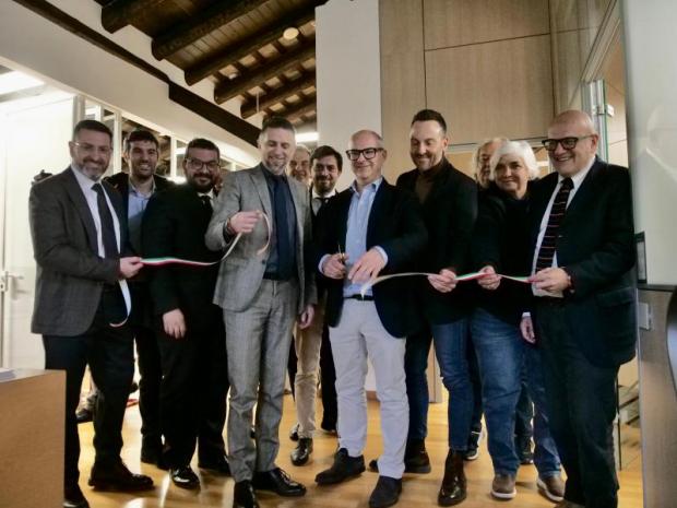 il taglio del nastro