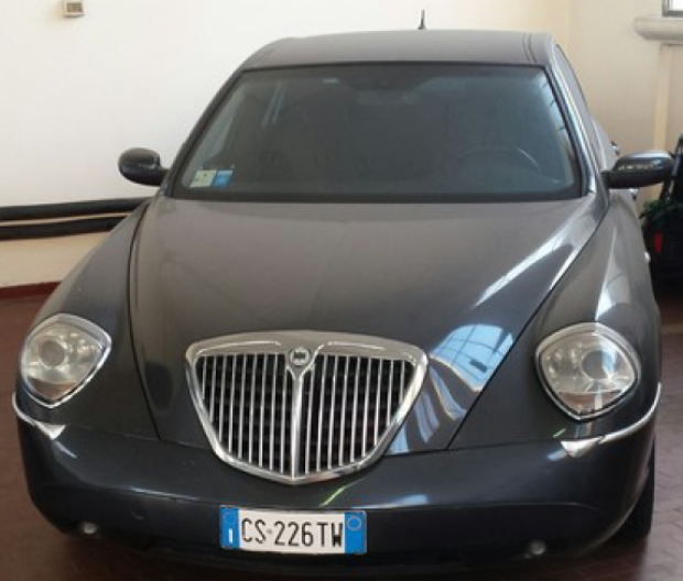 Avviso alienazione di autovettura lancia tesi, invito a presentare manifestazione di interesse