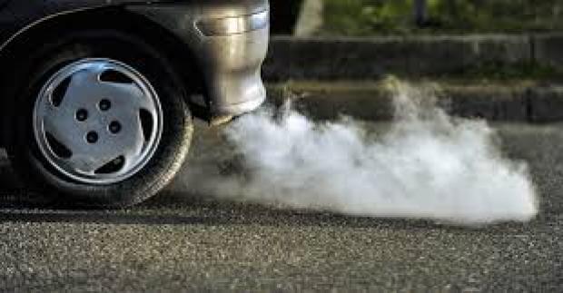 foto di uno scappamento immagine di scappamento di auto