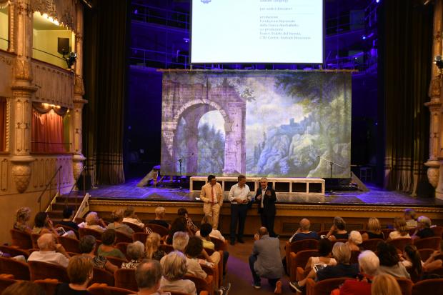 La presentazione del cartellone