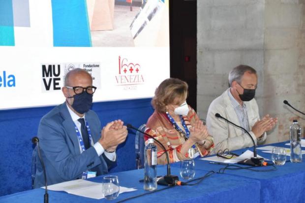 La cerimonia al Salone nautico
