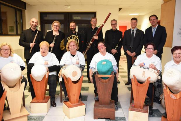 Consigliere Scarpa "Marta" con musicisti Fenice e merlettaie di Pellestrina