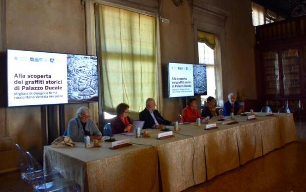 Conferenza stampa graffiti a Palazzo Ducale