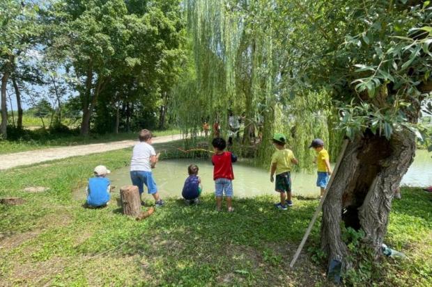 bambini al centro estivo