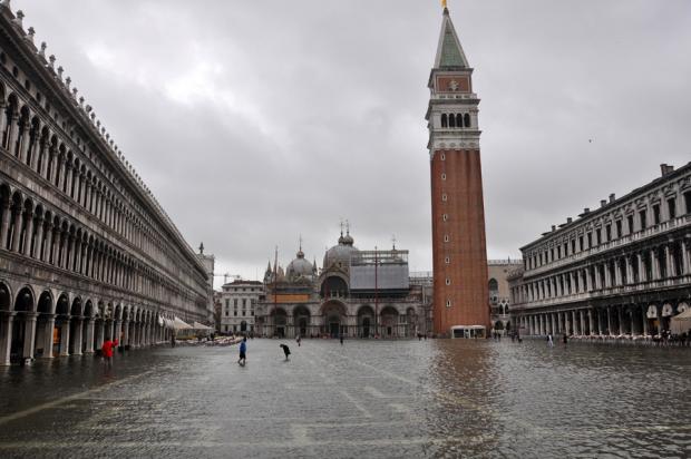 Piazza San Marco con acqua alta