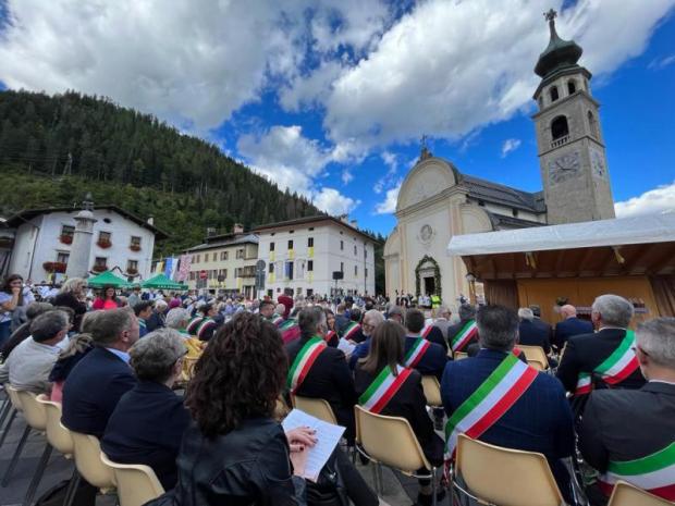 Celebrazioni nella piazza