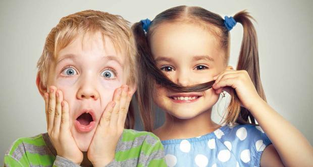 Foto bambini locandina Teatro Momo