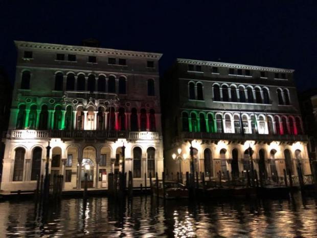 Ca' Farsetti tricolore