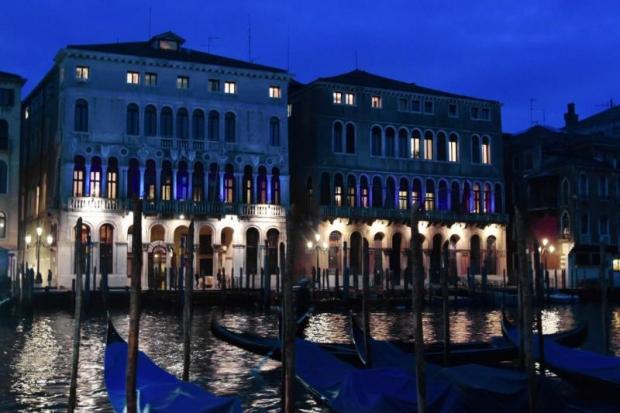 Ca' Farsetti blu