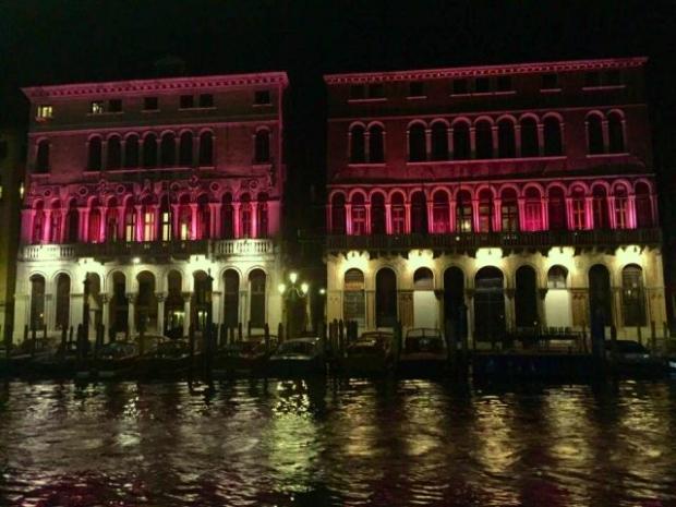 Ca' Farsetti rossa