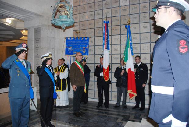 Assessore Zuin al sacrario del Lido