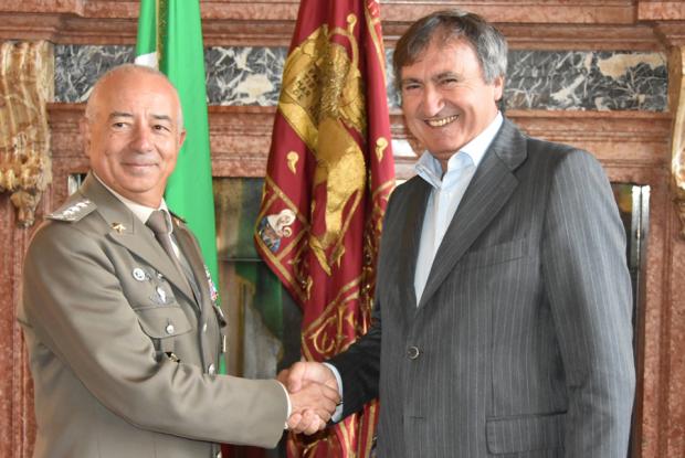 Il sindaco Brugnaro e il Generale Bruno Stano