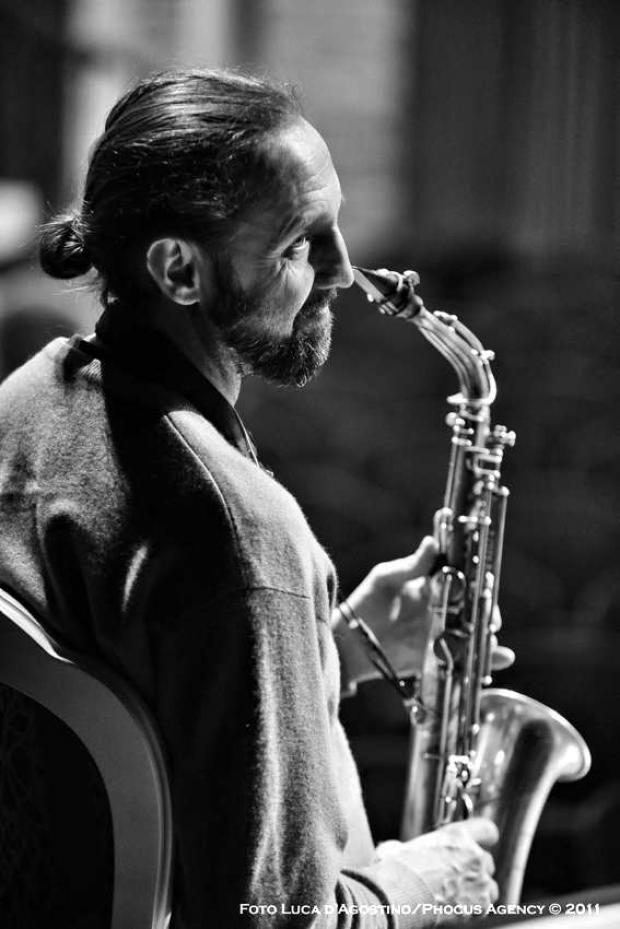 Dimitri Grechi Espinoza Dimitri Grechi Espinoza con il suo saxofono