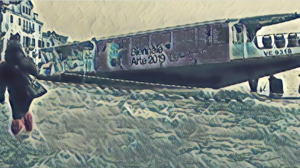 elaborazione grafica di foto di vaporetto incagliato