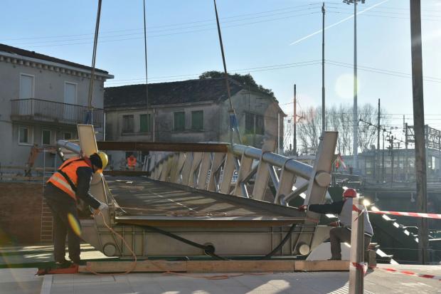 Nuovo ponte a Valeria Solesin