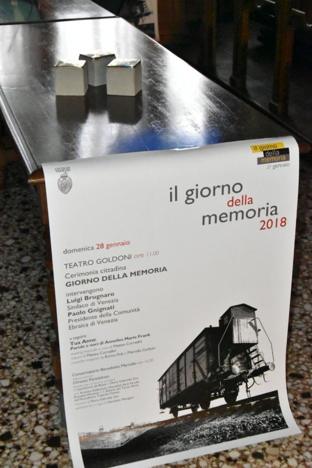 Manifesto e tre pietre d'inciampo