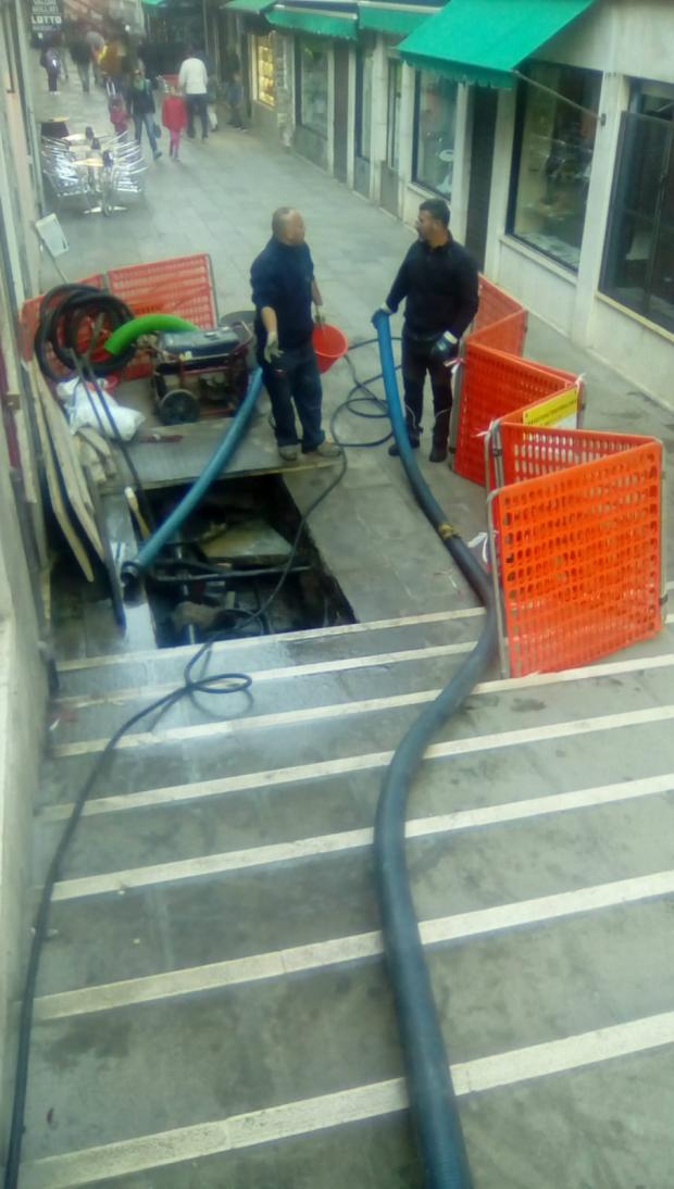 operai al lavoro