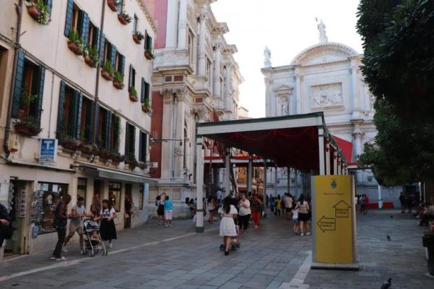 Campo San Rocco, con l'allestimento per la festa