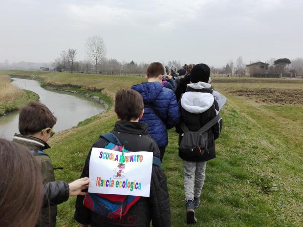 Ragazzi alla passeggiata