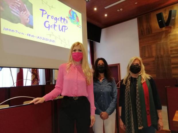 L'assessore Besio con le insegnanti referenti del progetto