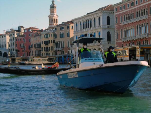 Foto d'archivio polizia locale