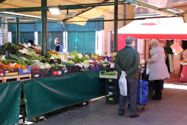 Bancarelle mercato