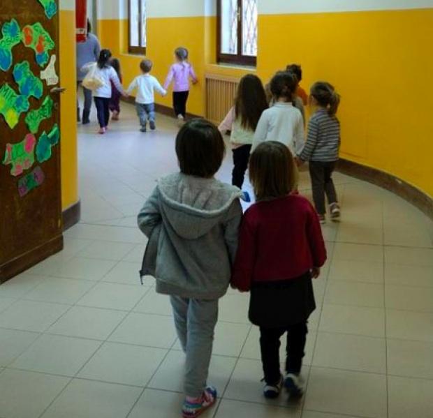 un asilo nido con i bimbi