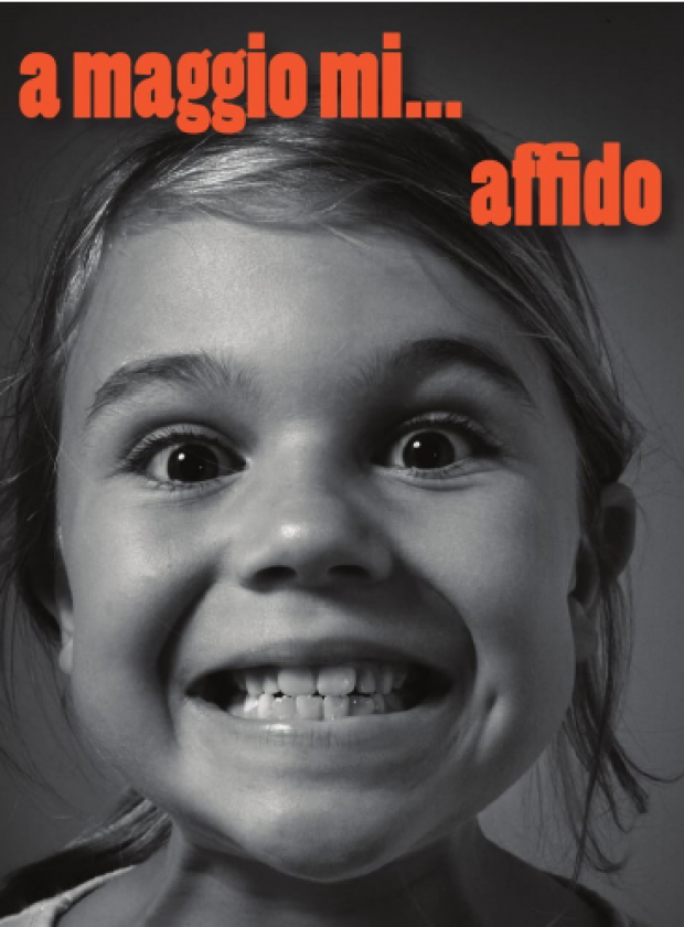 bambina sorridente - particolare della locandina