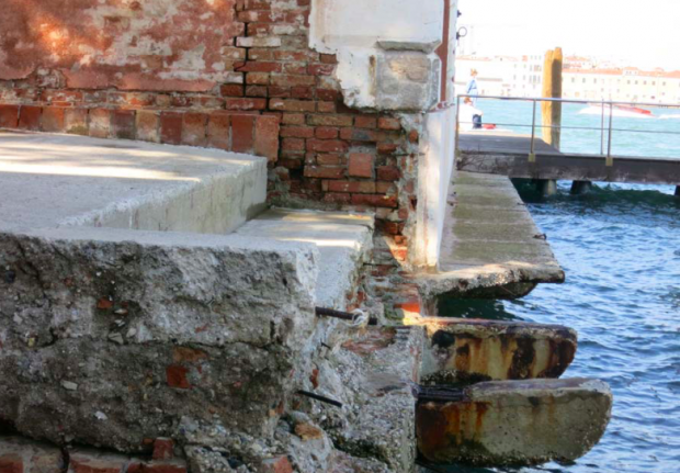 Fondamenta danneggiate acqua alta