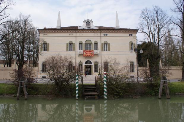 Villa dei Leoni a Mira